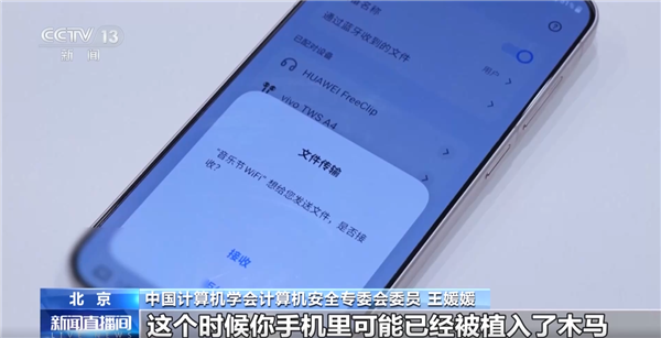 开车千万别穿洞洞鞋!有人因为油门被卡住导致事故发生